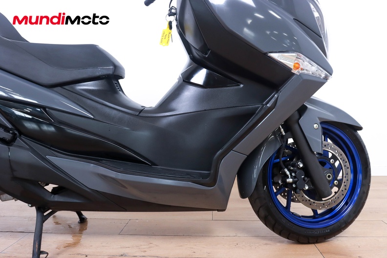 Motorbike image 12