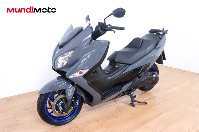 Motorbike image 7