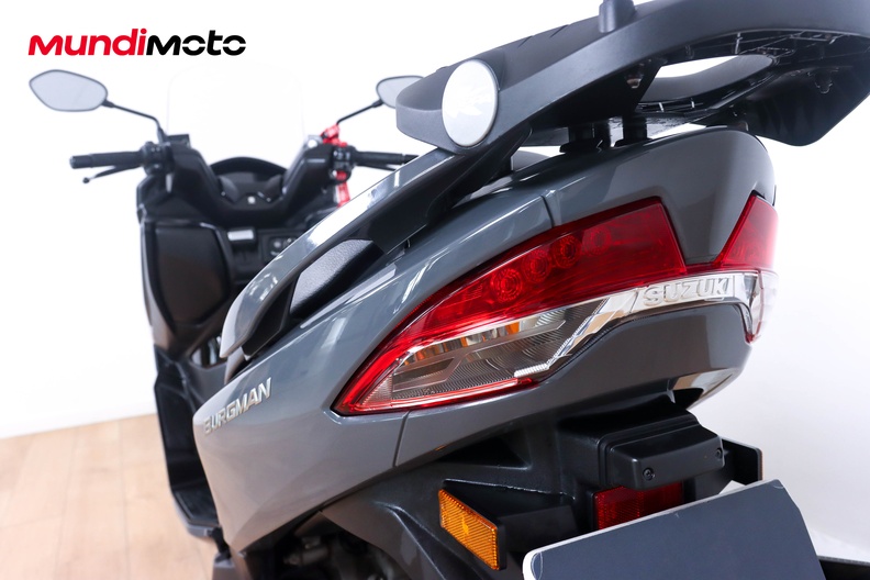 Motorbike image 9