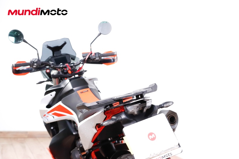 Motorbike image 9