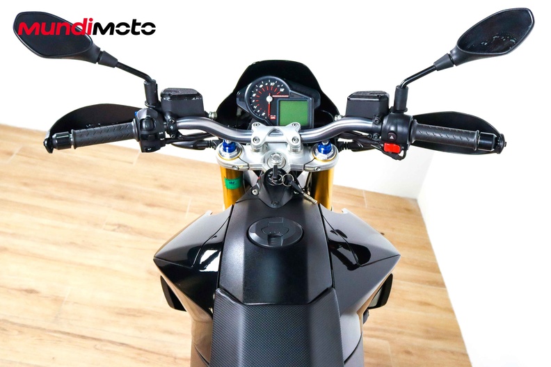Motorbike image 10