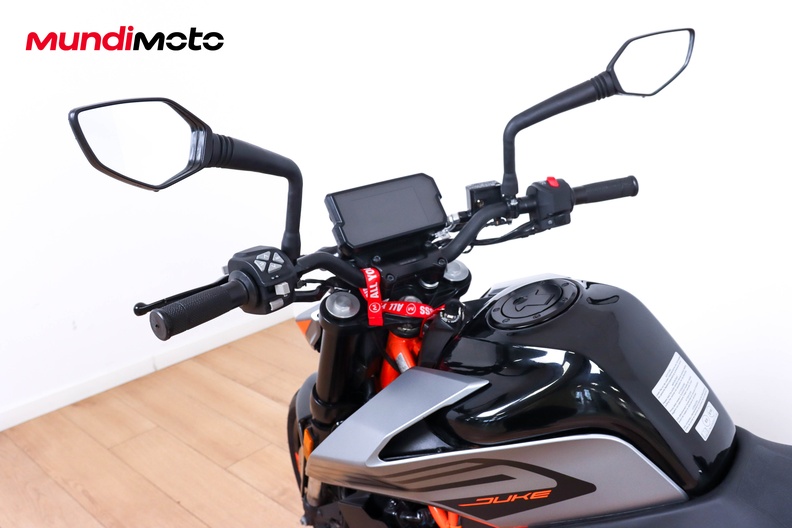 Motorbike image 10
