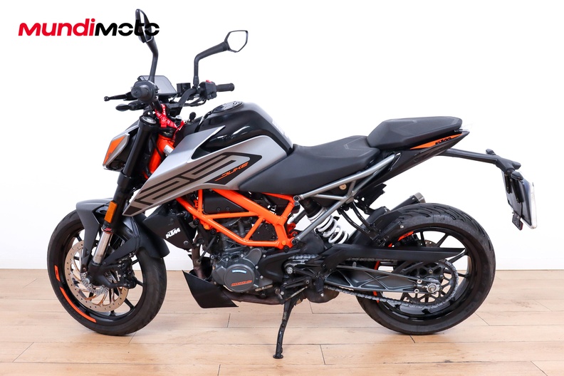 Motorbike image 5