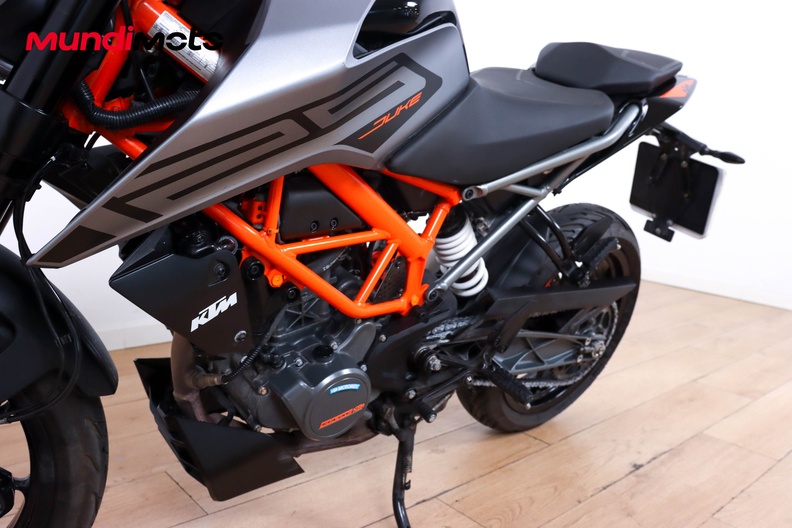Motorbike image 8