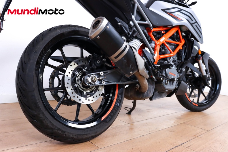 Motorbike image 3