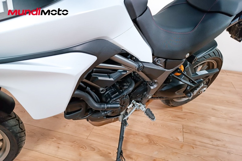 Motorbike image 9