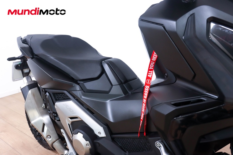 Motorbike image 12