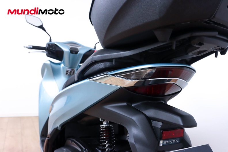 Motorbike image 9