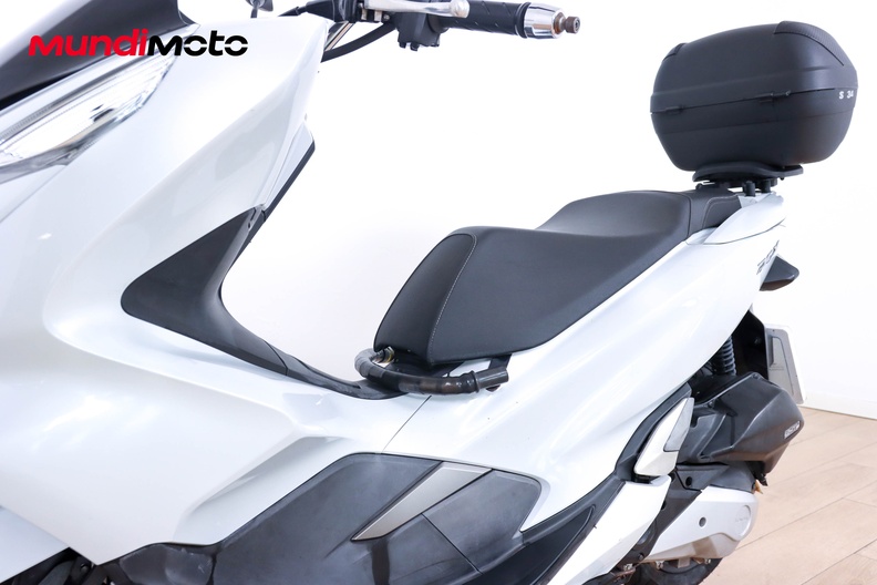 Motorbike image 8