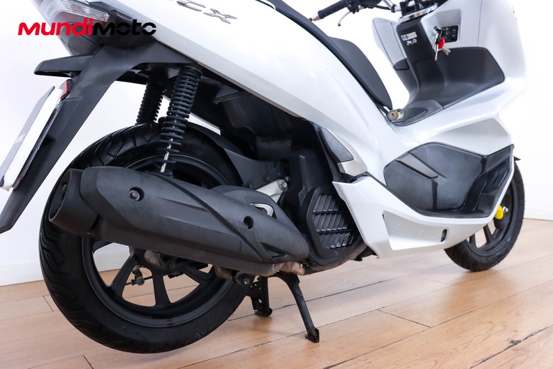 Motorbike image 3