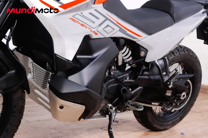 Motorbike image 8