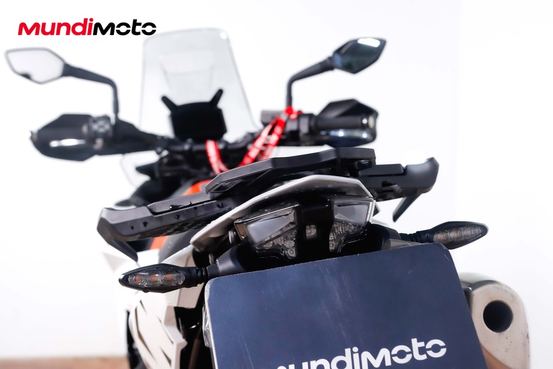 Motorbike image 9