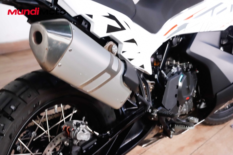Motorbike image 3
