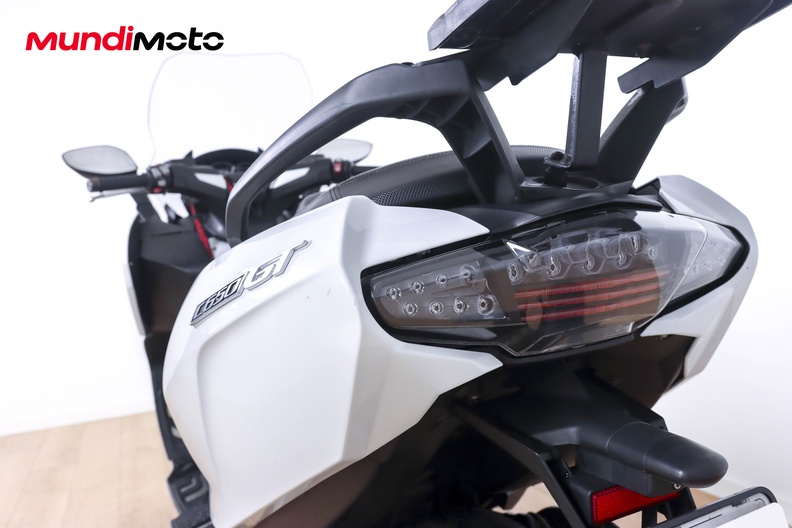 Motorbike image 9