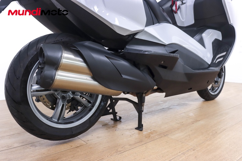 Motorbike image 3