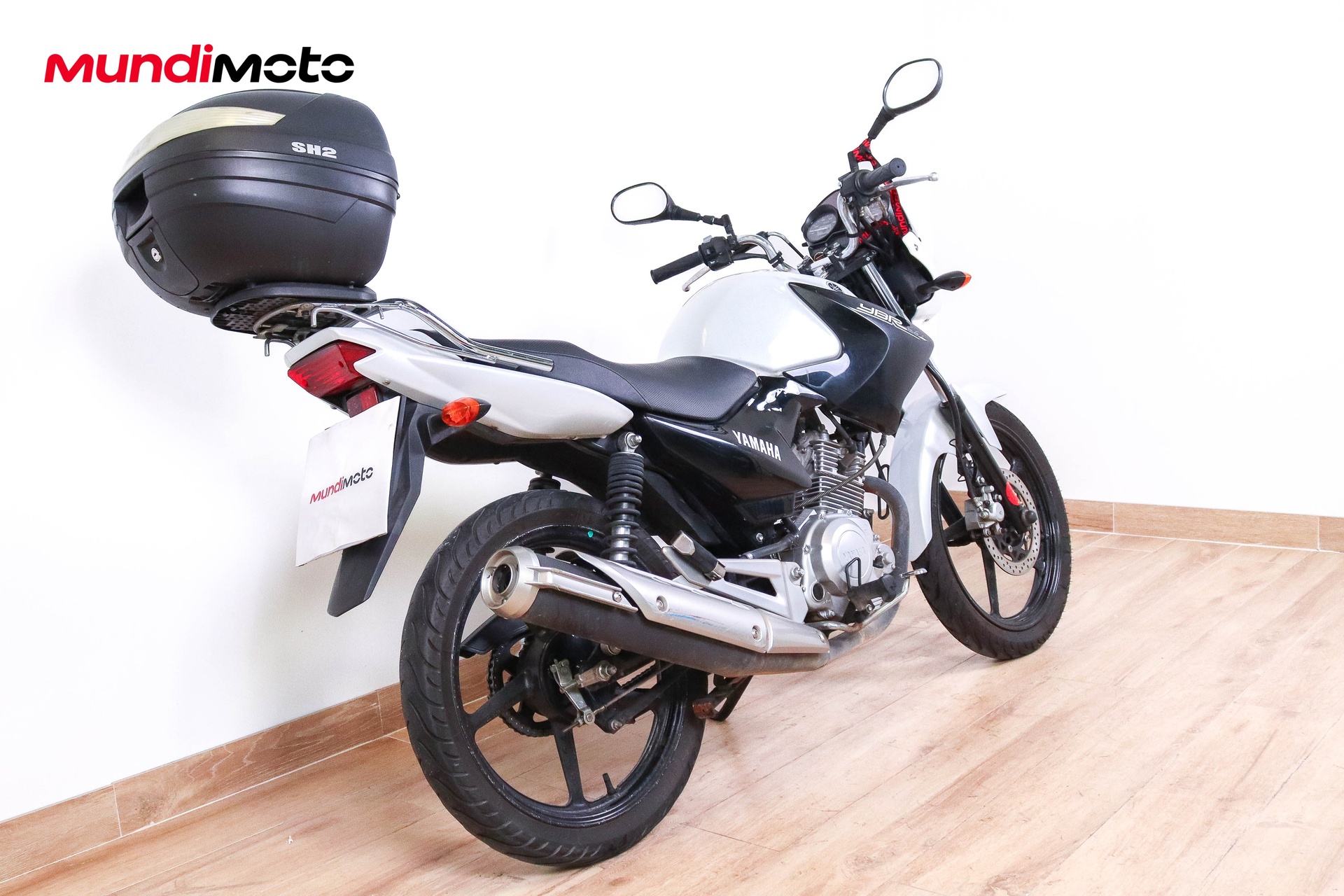 https://assets.mundimoto.com/images/fe03a5ca-ec72-4698-acc6-0e83bea2eba9/RIGHT_FRONT-0_detail.jpg