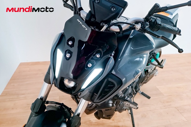 Motorbike image 9
