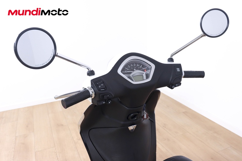 Motorbike image 10
