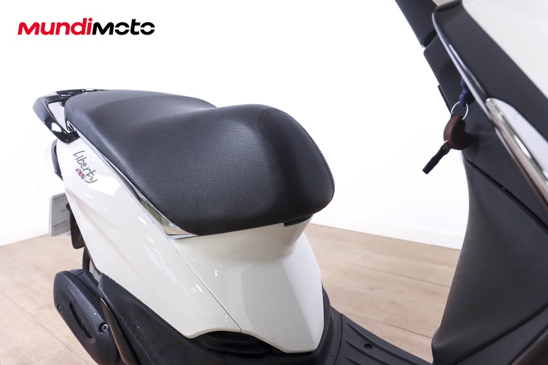 Motorbike image 12