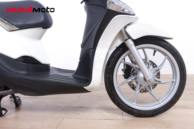 Motorbike image 13