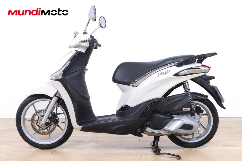 Motorbike image 5