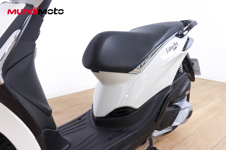 Motorbike image 8