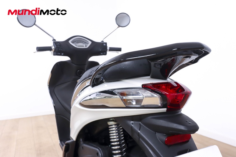 Motorbike image 9