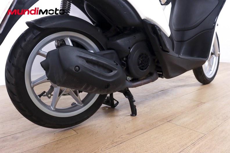Motorbike image 3