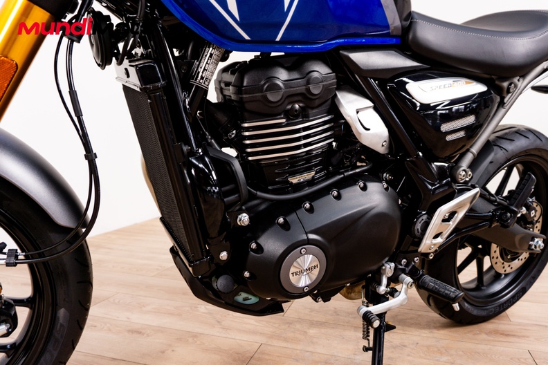 Motorbike image 9