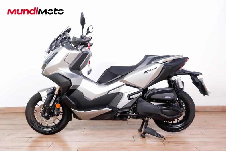 Motorbike image 5